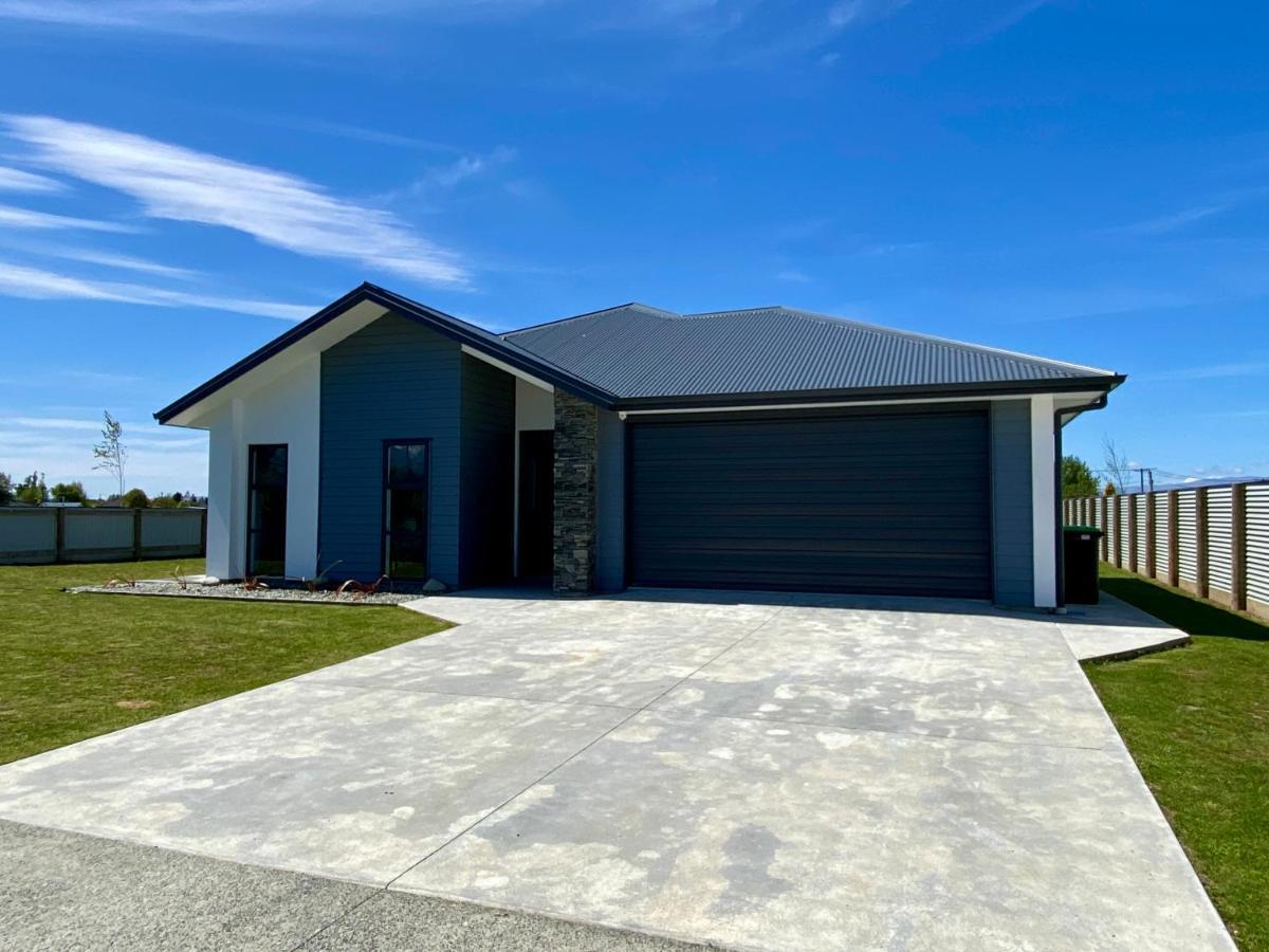 Style, Functional With Space Twizel Exterior photo