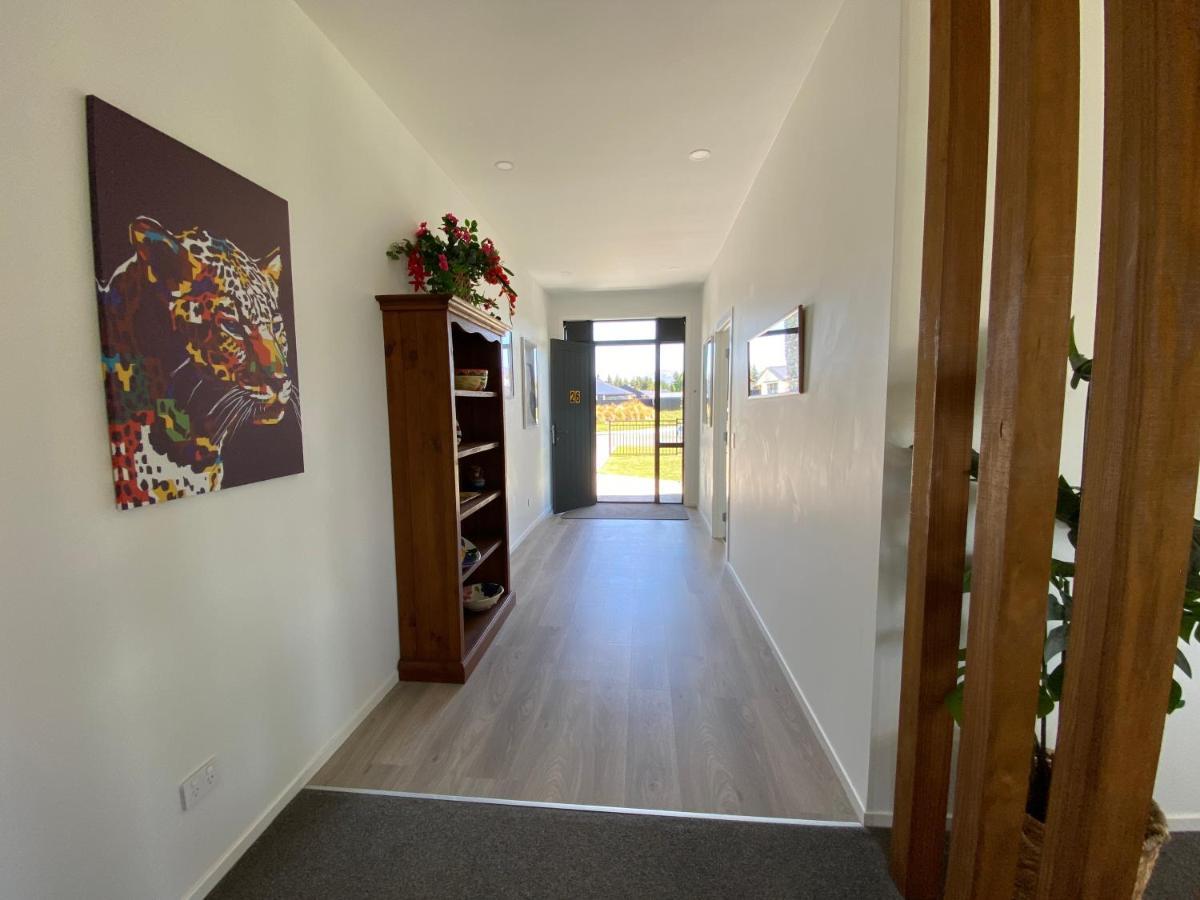Style, Functional With Space Twizel Exterior photo